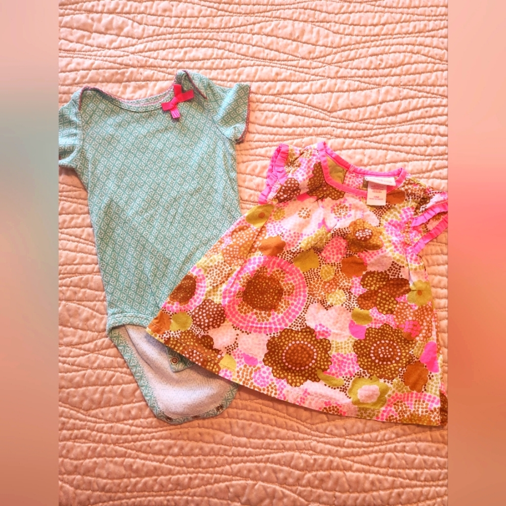 Bundle of 2 Pieces - Sizes 9 month and 12 month